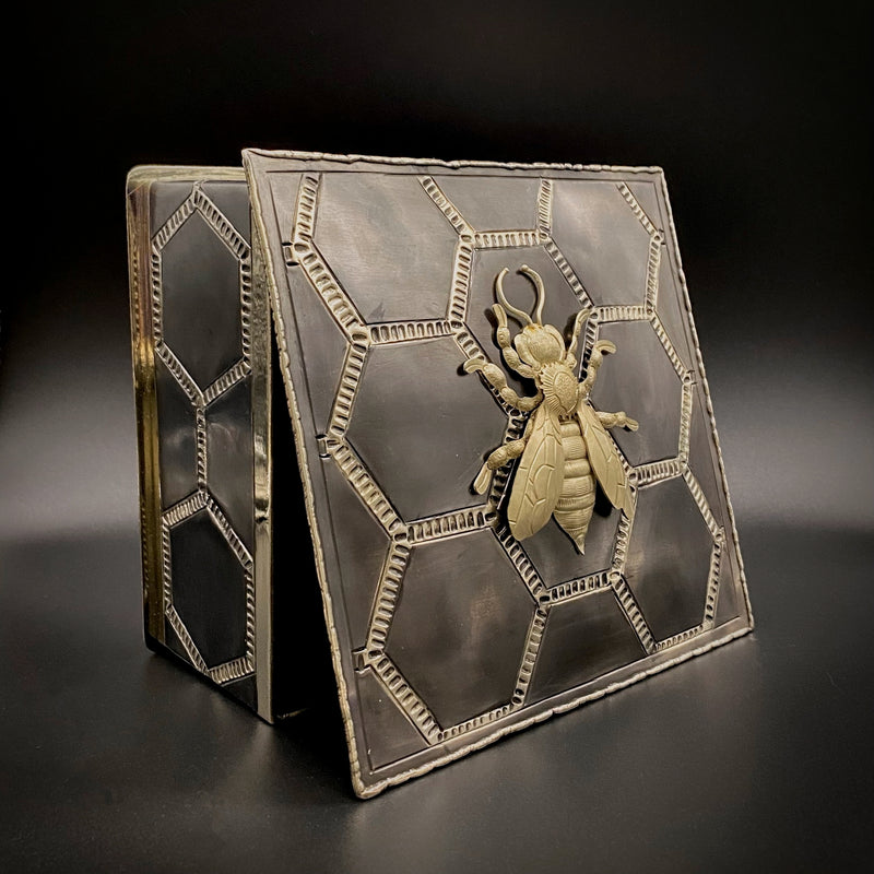 Side View of Bee Keepsake Box Gogo