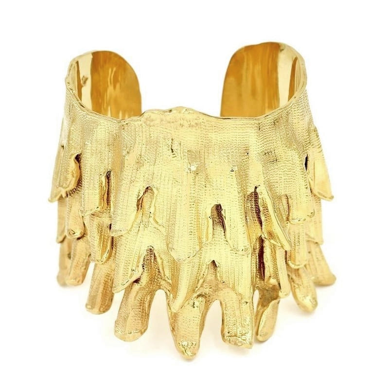 spiny murex conch cuff single gold plated front view gogo jewelry